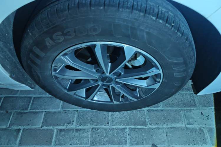 Used BYD Destroyer 05 2024 HONOR Edition DM-i 55KM Luxury Model Right Front Wheel Hub
