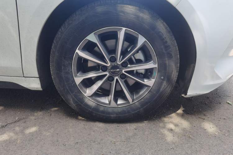 Used BYD Destroyer 05 2024 HONOR Edition DM-i 55KM Luxury Model Right Front Wheel Hub