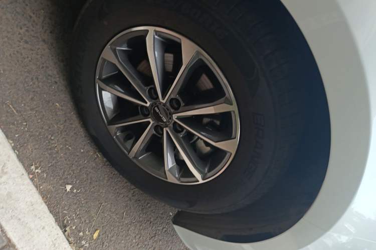 Used BYD Destroyer 05 2024 HONOR Edition DM-i 55KM Luxury Model Right Front Wheel Hub