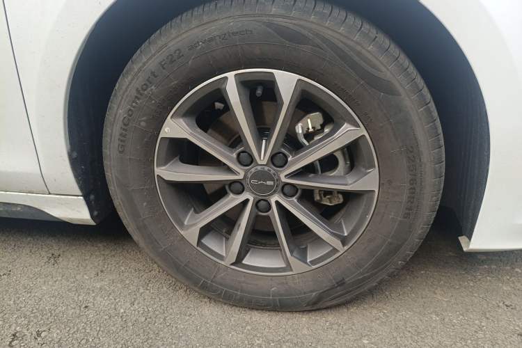 Used BYD Destroyer 05 2024 HONOR Edition DM-i 55KM Luxury Model Right Front Wheel Hub