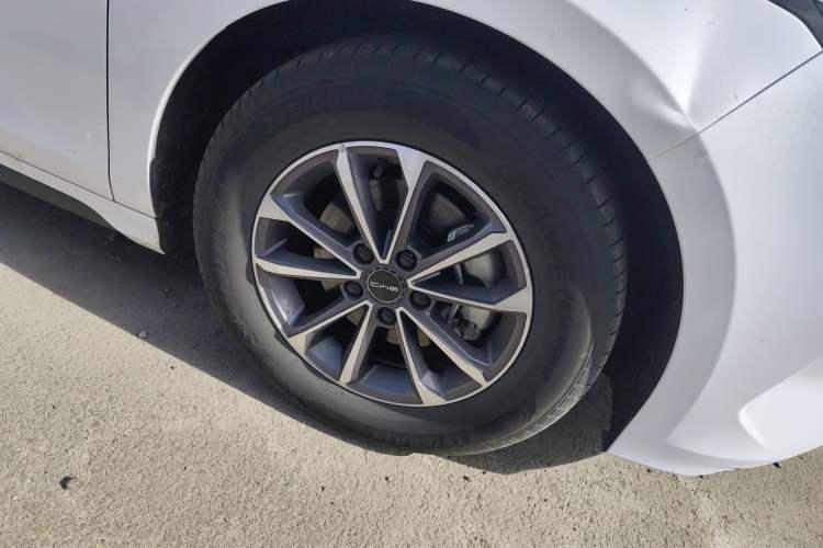 Used BYD Destroyer 05 2024 HONOR Edition DM-i 55KM Luxury Model Right Front Wheel Hub