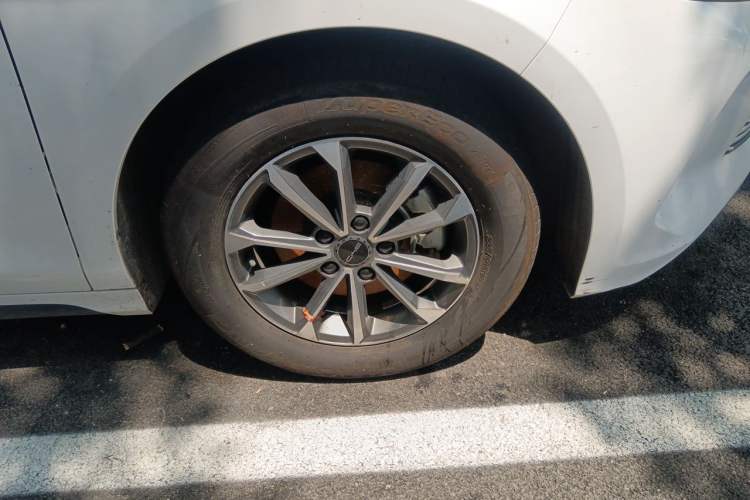 Used BYD Destroyer 05 2024 HONOR Edition DM-i 55KM Luxury Model Right Front Wheel Hub