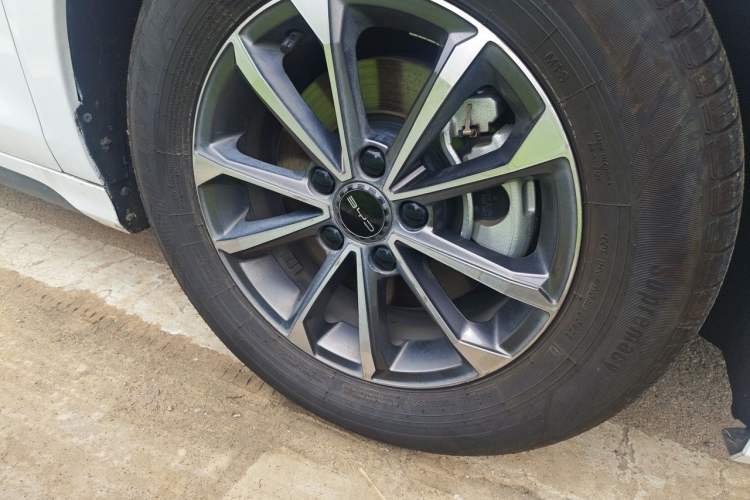 Used BYD Destroyer 05 2024 HONOR Edition DM-i 55KM Luxury Model Right Front Wheel Hub