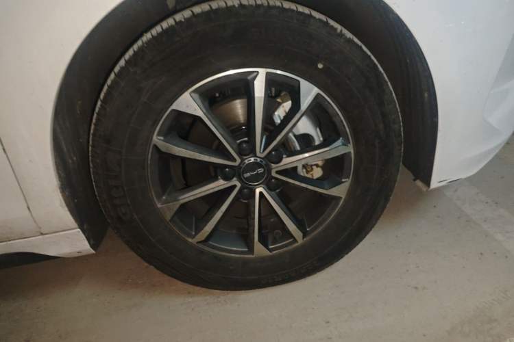 Used BYD Destroyer 05 2024 HONOR Edition DM-i 55KM Luxury Model Right Front Wheel Hub