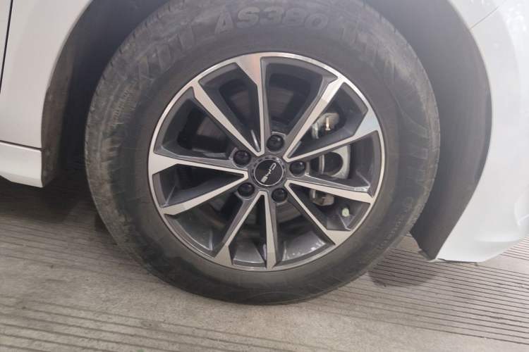 Used BYD Destroyer 05 2024 HONOR Edition DM-i 55KM Luxury Model Right Front Wheel Hub
