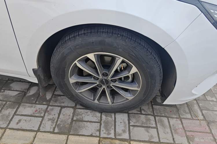 Used BYD Destroyer 05 2024 HONOR Edition DM-i 55KM Luxury Model Right Front Wheel Hub