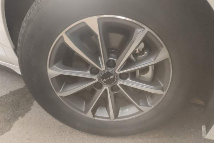 Used BYD Destroyer 05 2024 HONOR Edition DM-i 55KM Luxury Model Right Front Wheel Hub