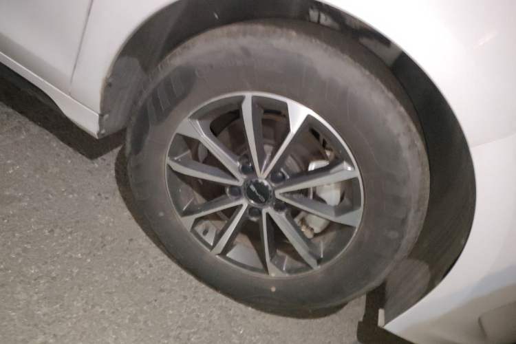 Used BYD Destroyer 05 2024 HONOR Edition DM-i 55KM Luxury Model Right Front Wheel Hub