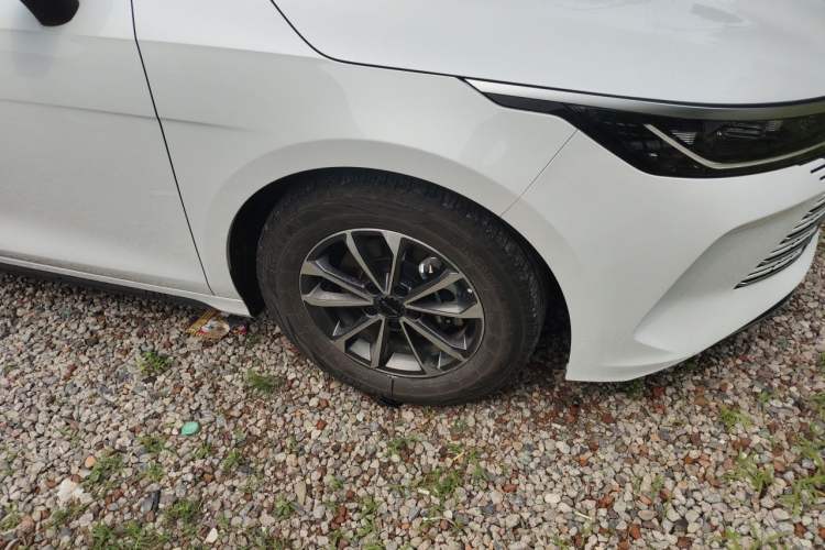 Used BYD Destroyer 05 2024 HONOR Edition DM-i 55KM Luxury Model Right Front Wheel Hub
