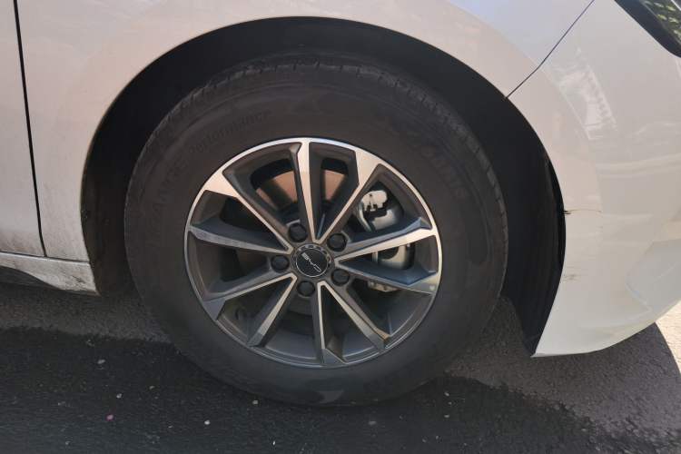 Used BYD Destroyer 05 2024 HONOR Edition DM-i 55KM Luxury Model Right Front Wheel Hub