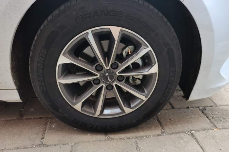 Used BYD Destroyer 05 2024 HONOR Edition DM-i 55KM Luxury Model Right Front Wheel Hub