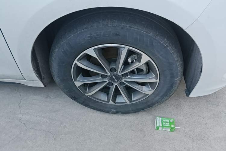 Used BYD Destroyer 05 2024 HONOR Edition DM-i 55KM Luxury Model Right Front Wheel Hub