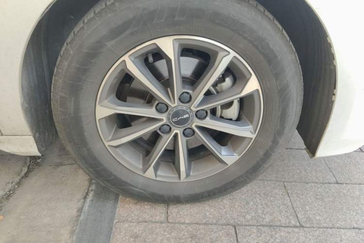 Used BYD Destroyer 05 2024 HONOR Edition DM-i 55KM Luxury Model Right Front Wheel Hub