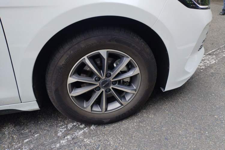 Used BYD Destroyer 05 2024 HONOR Edition DM-i 55KM Luxury Model Right Front Wheel Hub