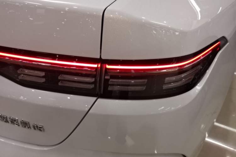 Used BYD Destroyer 05 2024 HONOR Edition DM-i 55KM Luxury Model Right Rear Taillight