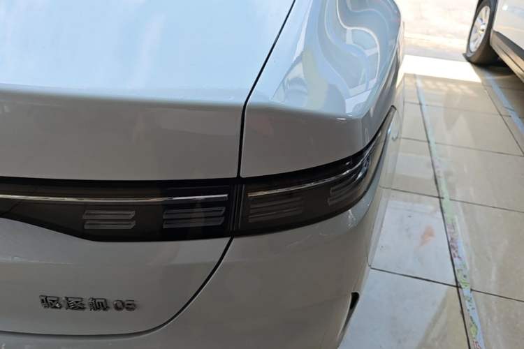 Used BYD Destroyer 05 2024 Honor Edition DM-i 120KM Luxury Model Right Rear Taillight