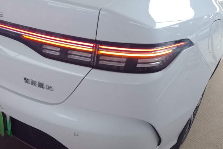 Used BYD Destroyer 05 2024 Honor Edition DM-i 120KM Luxury Model Right Rear Taillight