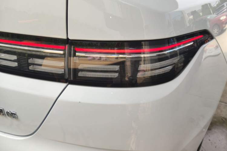 Used BYD Destroyer 05 2024 HONOR Edition DM-i 55KM Luxury Model Right Rear Taillight