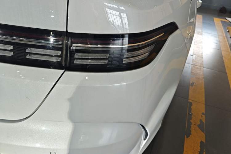 Used BYD Destroyer 05 2024 Honor Edition DM-i 120KM Luxury Model Right Rear Taillight