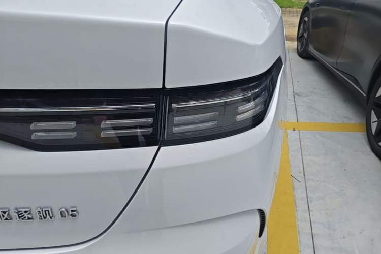 Used BYD Destroyer 05 2024 HONOR Edition DM-i 55KM Luxury Model Right Rear Taillight