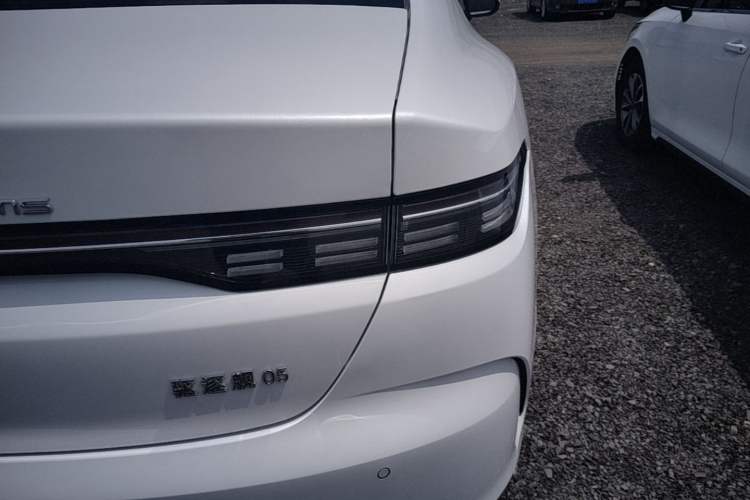 Used BYD Destroyer 05 2024 HONOR Edition DM-i 55KM Luxury Model Right Rear Taillight