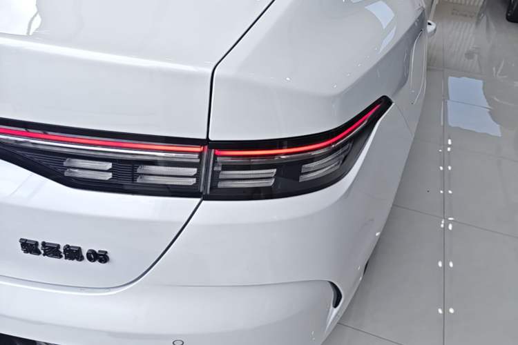 Used BYD Destroyer 05 2024 HONOR Edition DM-i 55KM Luxury Model Right Rear Taillight