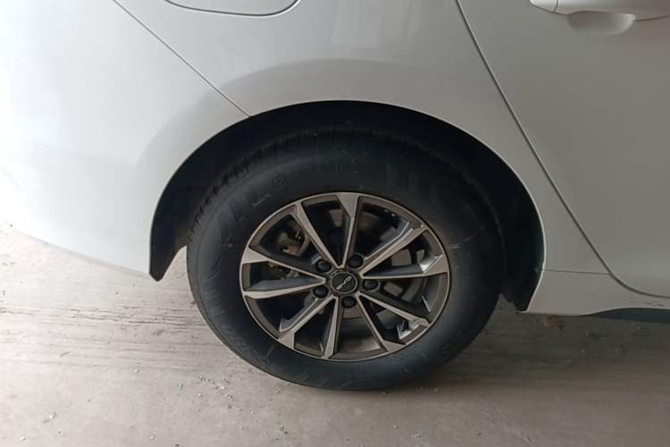 Used BYD Destroyer 05 2024 HONOR Edition DM-i 55KM Luxury Model Right Rear Wheel Hub