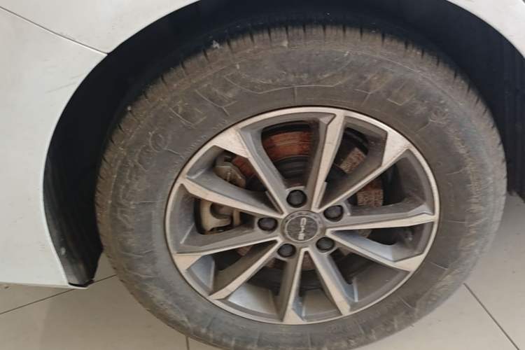 Used BYD Destroyer 05 2024 HONOR Edition DM-i 55KM Luxury Model Right Rear Wheel Hub