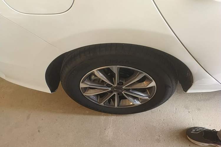 Used BYD Destroyer 05 2024 HONOR Edition DM-i 55KM Luxury Model Right Rear Wheel Hub