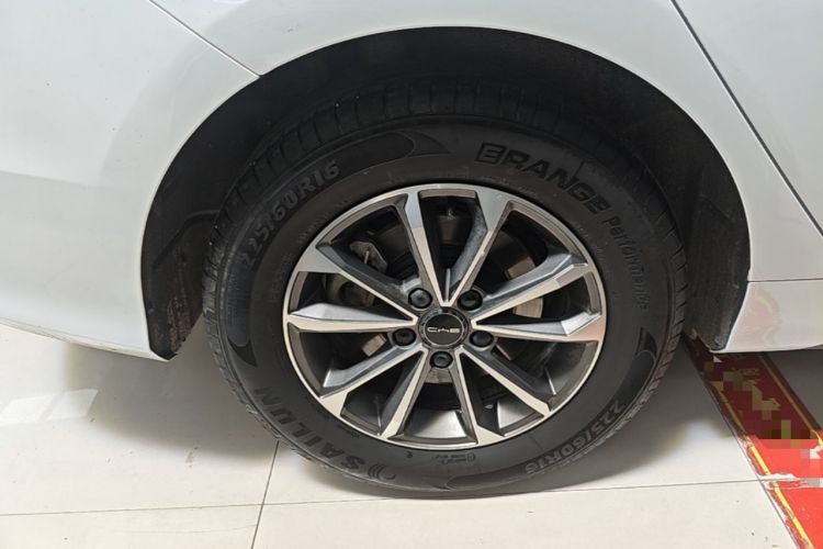 Used BYD Destroyer 05 2024 HONOR Edition DM-i 55KM Luxury Model Right Rear Wheel Hub