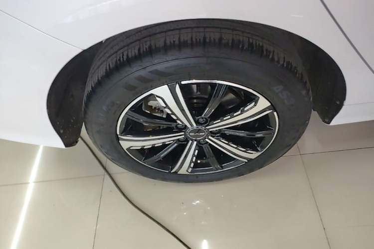 Used BYD Destroyer 05 2024 Honor Edition DM-i 120KM Luxury Model Right Rear Wheel Hub