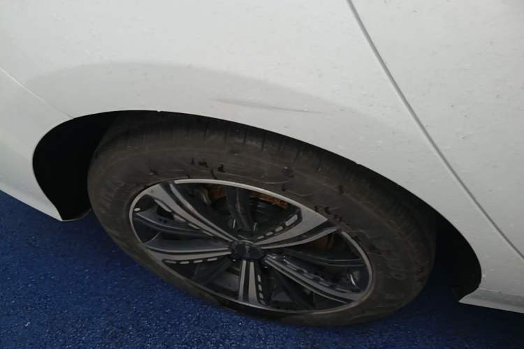 Used BYD Destroyer 05 2024 Honor Edition DM-i 120KM Luxury Model Right Rear Wheel Hub