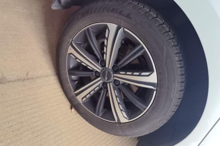 Used BYD Destroyer 05 2024 Honor Edition DM-i 120KM Luxury Model Right Rear Wheel Hub