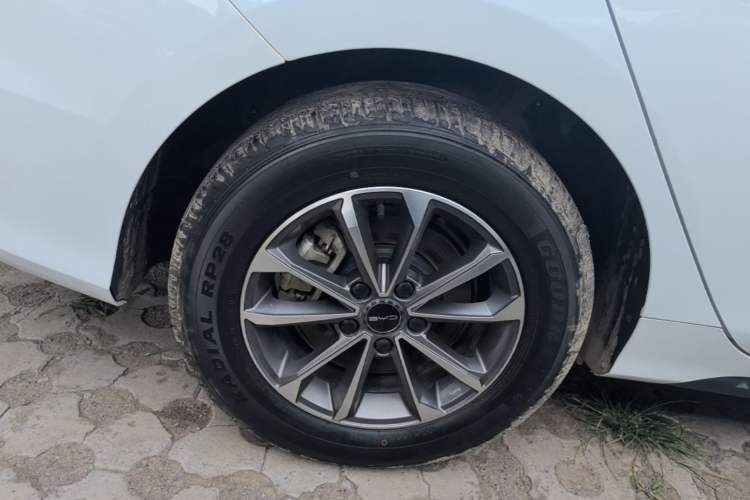 Used BYD Destroyer 05 2024 HONOR Edition DM-i 55KM Luxury Model Right Rear Wheel Hub