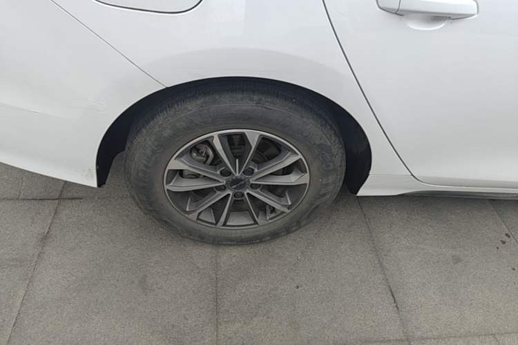 Used BYD Destroyer 05 2024 HONOR Edition DM-i 55KM Luxury Model Right Rear Wheel Hub
