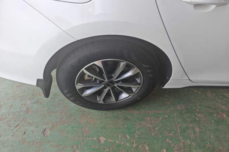 Used BYD Destroyer 05 2024 HONOR Edition DM-i 55KM Luxury Model Right Rear Wheel Hub