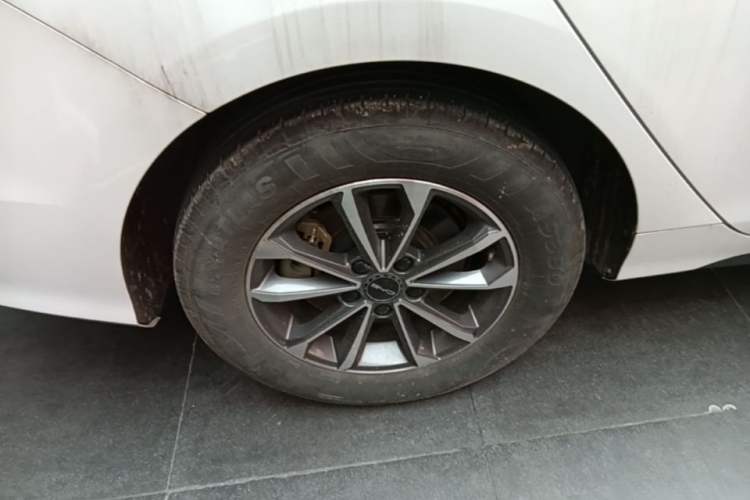 Used BYD Destroyer 05 2024 HONOR Edition DM-i 55KM Luxury Model Right Rear Wheel Hub