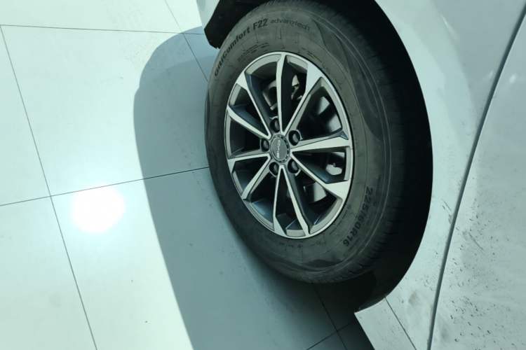Used BYD Destroyer 05 2024 HONOR Edition DM-i 55KM Luxury Model Right Rear Wheel Hub