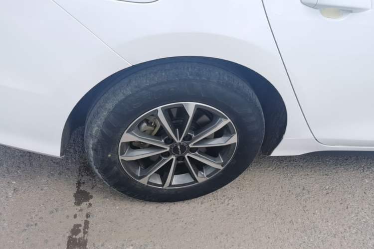 Used BYD Destroyer 05 2024 HONOR Edition DM-i 55KM Luxury Model Right Rear Wheel Hub