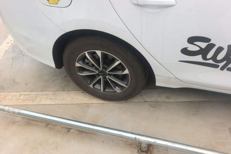 Used BYD Destroyer 05 2024 HONOR Edition DM-i 55KM Luxury Model Right Rear Wheel Hub