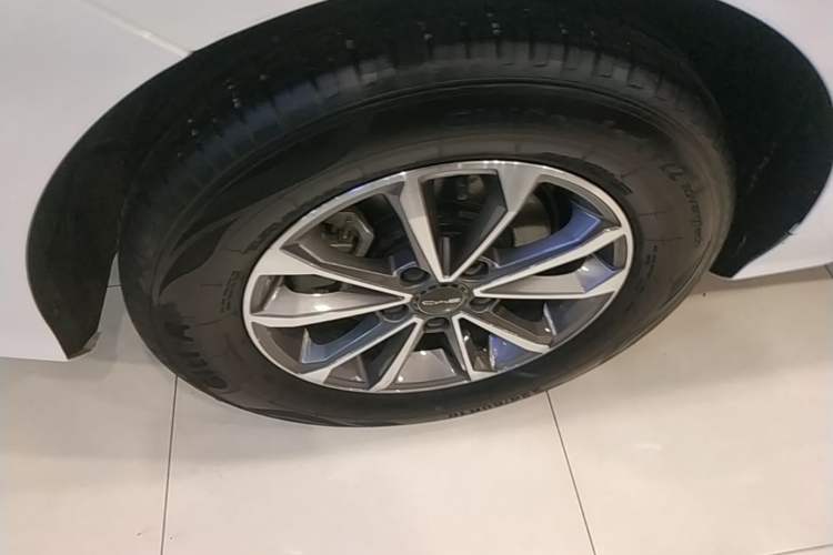 Used BYD Destroyer 05 2024 HONOR Edition DM-i 55KM Luxury Model Right Rear Wheel Hub