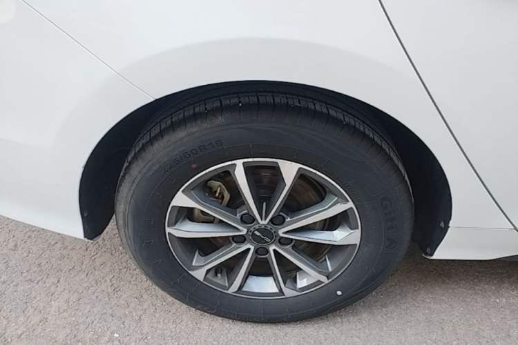 Used BYD Destroyer 05 2024 HONOR Edition DM-i 55KM Prestige Model Right Rear Wheel Hub