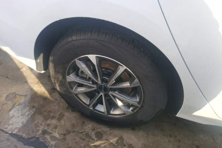 Used BYD Destroyer 05 2024 HONOR Edition DM-i 55KM Luxury Model Right Rear Wheel Hub