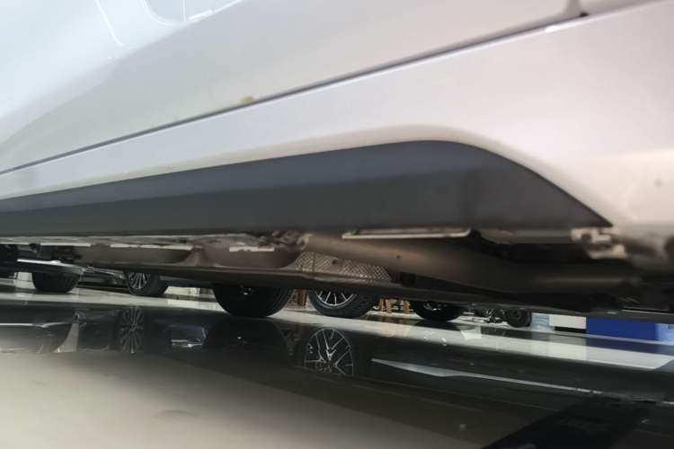 Used BYD Destroyer 05 2024 Honor Edition DM-i 120KM Luxury Model Right Side Sill