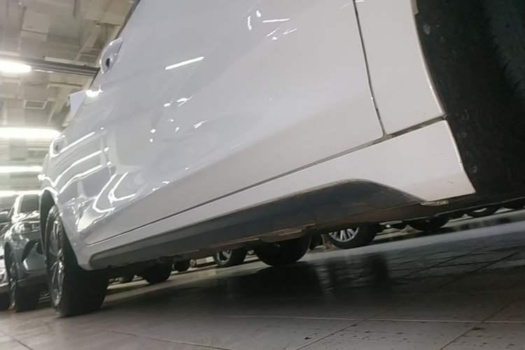 Used BYD Destroyer 05 2024 HONOR Edition DM-i 55KM Luxury Model Right Side Sill