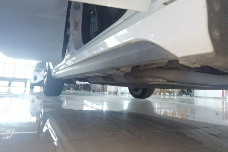 Used BYD Destroyer 05 2024 Honor Edition DM-i 120KM Luxury Model Right Side Sill