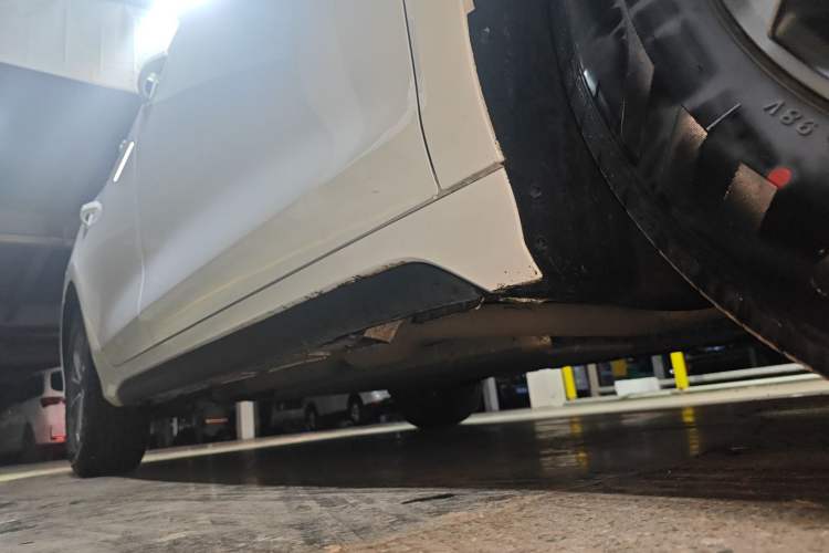 Used BYD Destroyer 05 2024 HONOR Edition DM-i 55KM Luxury Model Right Side Sill