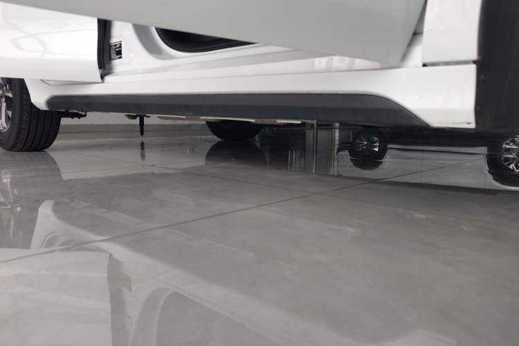 Used BYD Destroyer 05 2024 HONOR Edition DM-i 55KM Luxury Model Right Side Sill