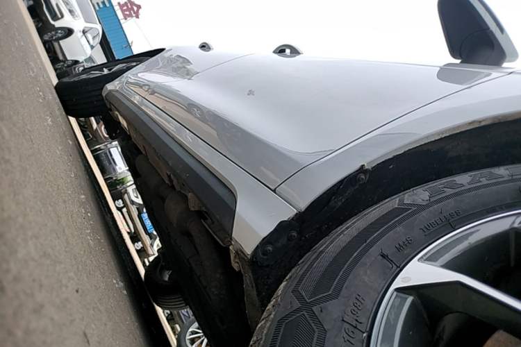 Used BYD Destroyer 05 2024 HONOR Edition DM-i 55KM Luxury Model Right Side Sill