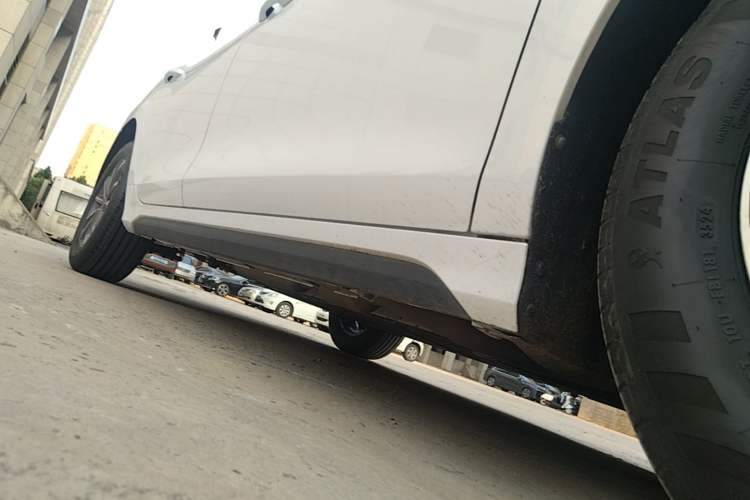 Used BYD Destroyer 05 2024 HONOR Edition DM-i 55KM Luxury Model Right Side Sill
